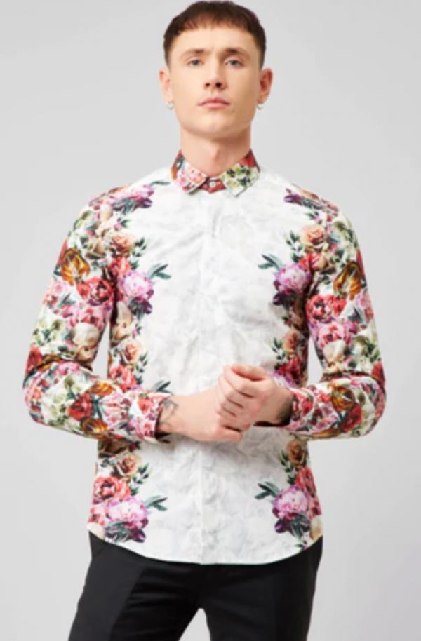 Motif bunga dengan warna pink